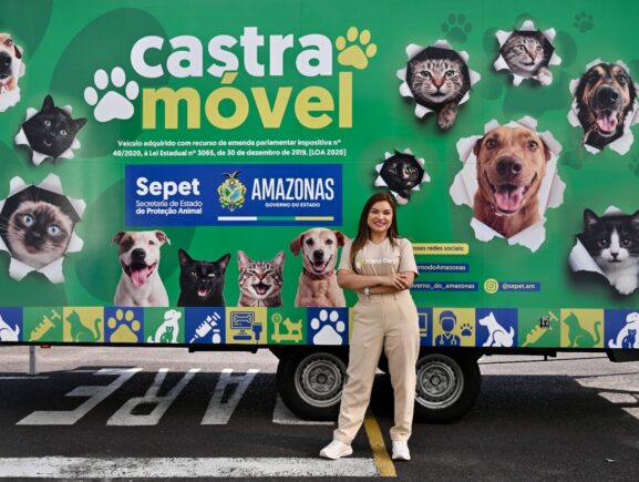 Castramóvel da Sepet realiza agendamento para castração de cães e gatos no bairro Santo Antônio
